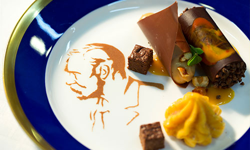 manbet手机版甜点:巧克力剪影配牛轧糖和沙棘