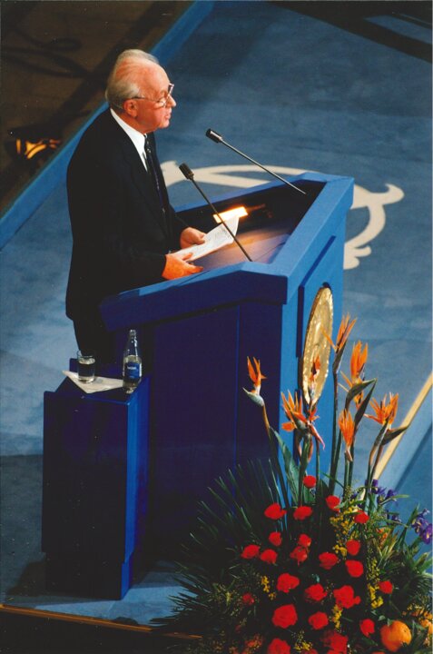 manbet手机版伊扎克·拉宾发表诺贝尔奖演讲