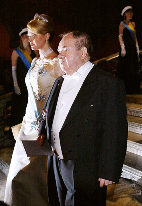 manbet手机版阿列克谢·a·阿布里科索夫在诺贝尔晚宴上