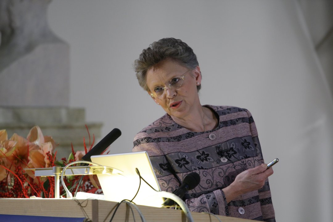 manbet手机版Françoise Barré-Sinoussi发表诺贝尔奖演讲