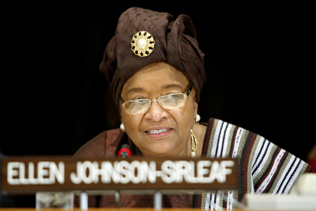 manbet手机版利比里亚总统埃伦·约翰逊·瑟利夫在联合国的一次活动上发表讲话