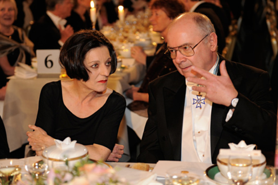 manbet手机版诺贝尔奖得主Herta Müller与Johann Deisenhofer博士对话