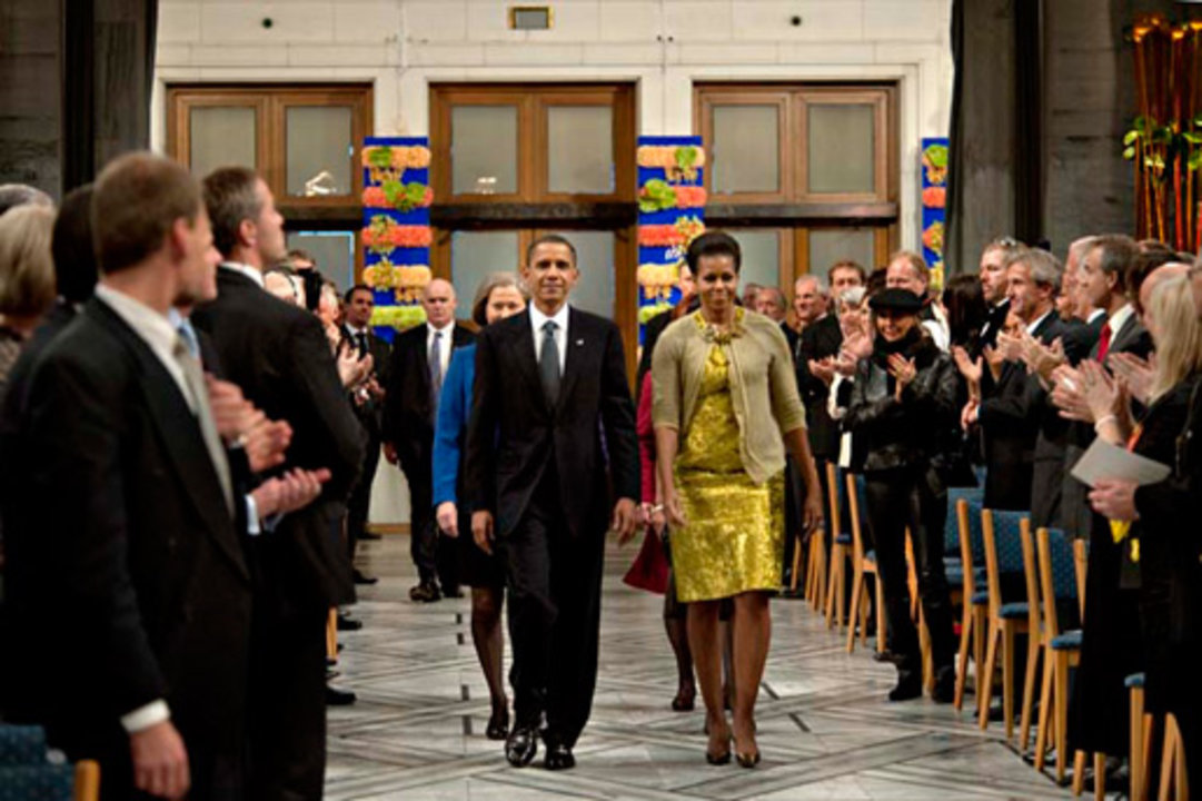 manbet手机版米歇尔和奥巴马到达诺贝尔奖颁奖典礼狗万世界杯