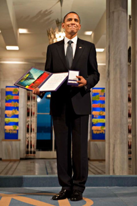 manbet手机版奥巴马和他的诺贝尔和平奖奖章及证书