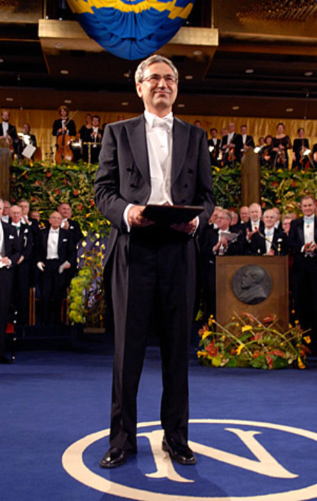 manbet手机版奥尔罕·帕慕克获得诺贝尔奖后