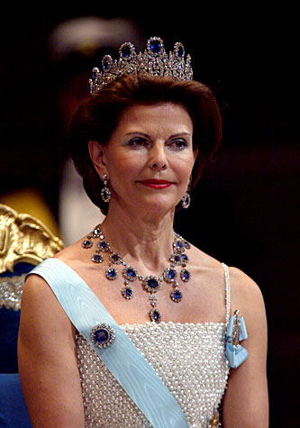 manbet手机版瑞典西尔维亚女王陛下。