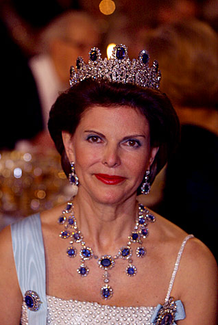 manbet手机版瑞典西尔维亚女王陛下在诺贝尔晚宴上。