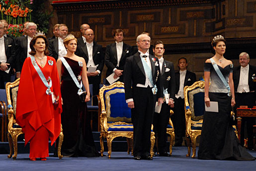 manbet手机版瑞典王室成员起立唱皇家圣歌
