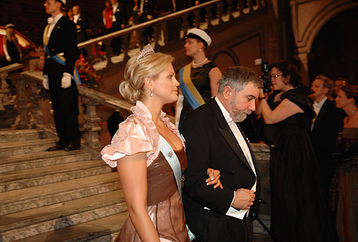 manbet手机版保罗·克鲁格曼在瑞典玛德琳公主的陪同下出席诺贝尔晚宴