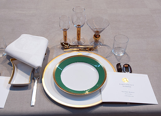 manbet手机版宴会桌上摆放着诺贝尔奖专用餐具
