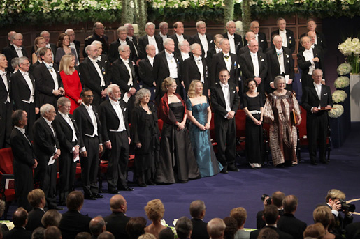 manbet手机版2009年诺贝尔奖得主站着奏瑞典国歌