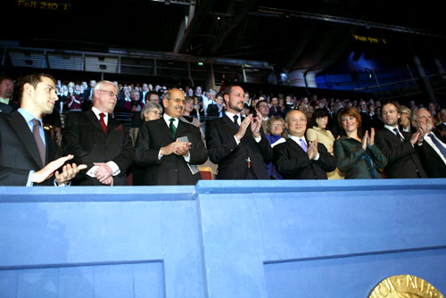 manbet手机版2005年诺贝尔和平奖得主在诺贝尔和平奖音乐会上