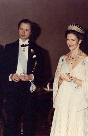manbet手机版卡尔十六世古斯塔夫国王和西尔维娅王后陛下