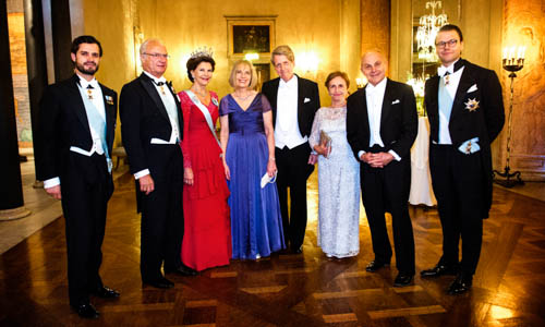 manbet手机版瑞典王室在王子的家中接受获奖者和他们的重要人物
