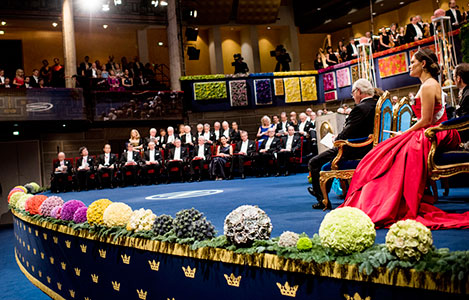 manbet手机版所有诺贝尔奖得主都坐在台上