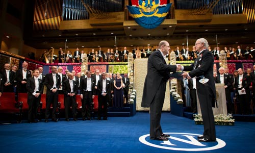 manbet手机版医学奖得主詹姆斯·e·罗斯曼接受诺贝尔奖