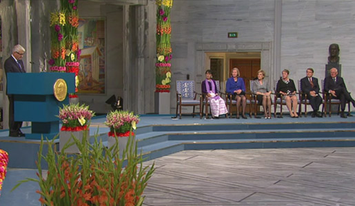 manbet手机版2012年6月16日，挪威诺贝尔奖委员会主席Thorbjø ernjagland在奥斯陆市政厅发表演讲