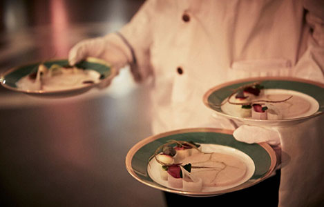 manbet手机版上桌的前菜主要由瑞典食材制成