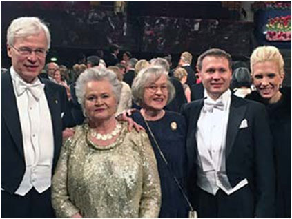 manbet手机版与我的家人在2016年的颁奖典礼上。