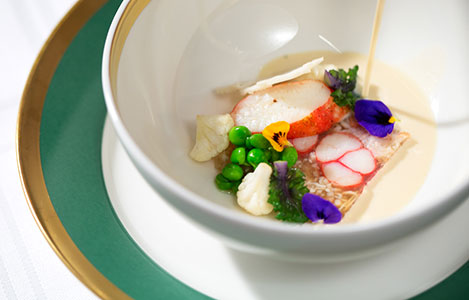 manbet手机版诺贝尔晚宴前菜:奶油花椰菜汤