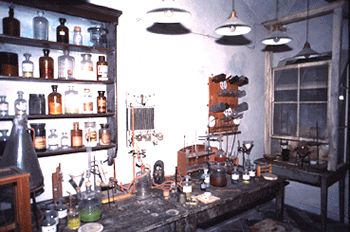 manbet手机版实验室。