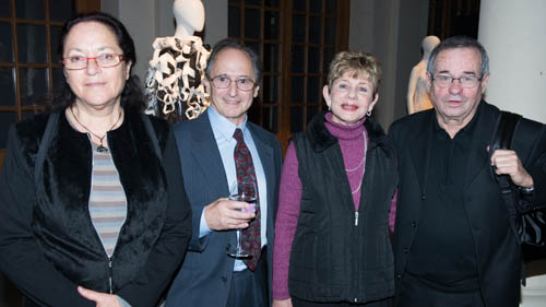 manbet手机版化学奖得主和他们的妻子在斯德哥尔摩的诺贝尔博物馆