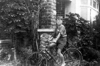 manbet手机版艾伦和自行车