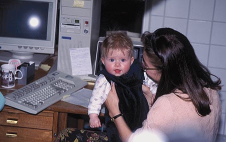 manbet手机版1991年Isabel和我在Per Andersen的实验室。manbet手机版那时我刚刚开始我的博士研究。