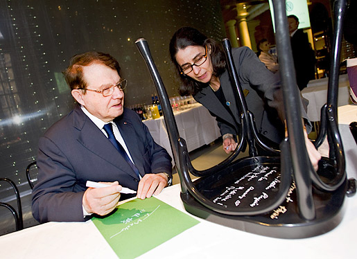 manbet手机版吕克·蒙塔尼埃在诺贝尔博物馆