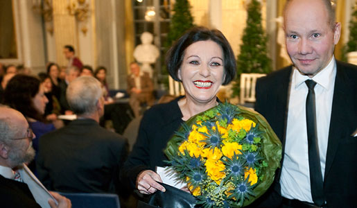 manbet手机版赫塔·迈勒在发表诺贝尔奖演讲后