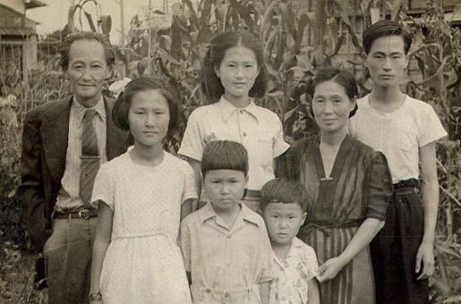 manbet手机版铃木家族(ca 1950)。