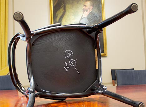 manbet手机版巴拉克•奥巴马(Barack Obama)主席亲笔签名。manbet手机版2013年版权©诺贝尔媒体。manbet手机版照片:n Elmehed
