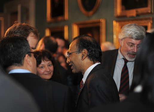 manbet手机版Venkatraman Ramakrishnan在瑞典皇家科学院的招待会上