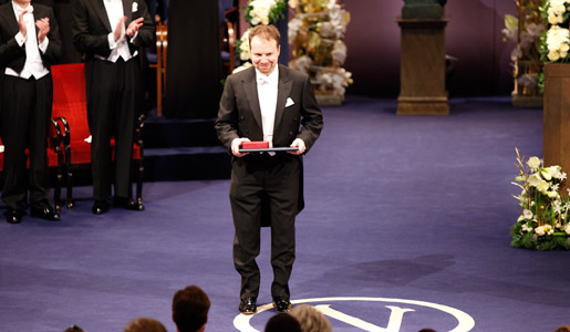 manbet手机版诺贝尔物理学奖得主亚当·g·里斯在获得诺贝尔奖后