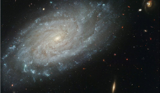 manbet手机版哈勃拍摄的螺旋星系NGC 3370
