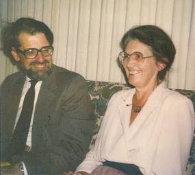 manbet手机版劳埃德和玛丽安·沙普利，1980年。