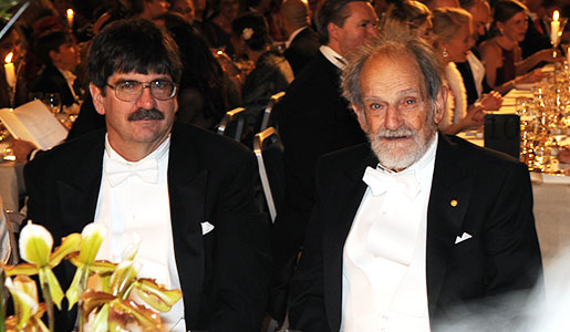 manbet手机版Lloyd S. Shapley和他的儿子Peter Shapley在诺贝尔宴会上