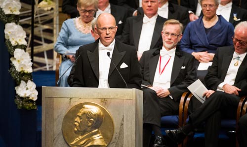 manbet手机版佩尔·克鲁塞尔教授在纪念阿尔弗雷德·诺贝尔的瑞典央行经济学奖颁奖典礼上发表演讲万博体育安卓版app