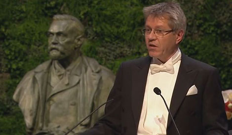 manbet手机版2014年诺贝尔生理学或医学奖得主奥勒·基恩教授发表颁奖演说。