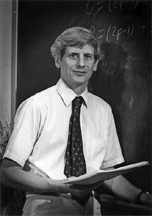 manbet手机版大卫·索利斯，1987年。manbet手机版尊敬的访问科学家，布鲁克海文国家实验室。