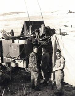 manbet手机版阿里耶，在中间，在“等待期”的指挥中心，就在六日战争爆发前。