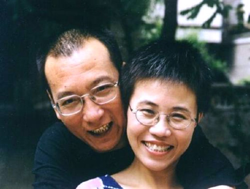 manbet手机版刘晓波和他的妻子刘霞