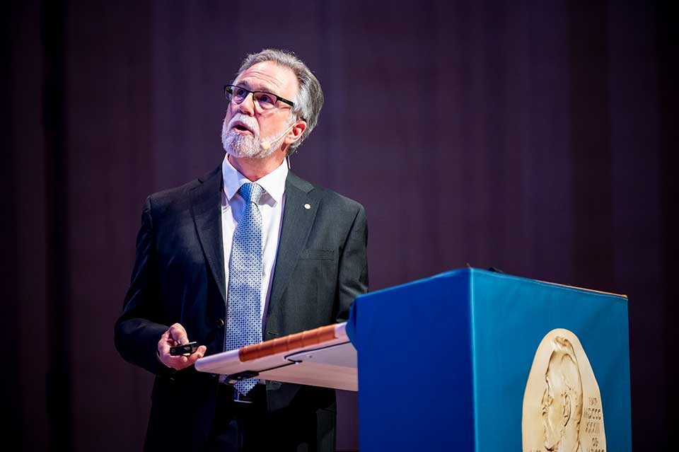 manbet手机版葛雷格·l·塞门扎发表诺贝尔奖演讲