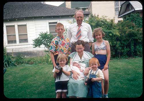 manbet手机版我和我的家庭,1951年。