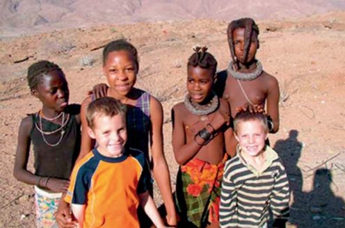 manbet手机版威廉和乔和朋友们在纳米比亚